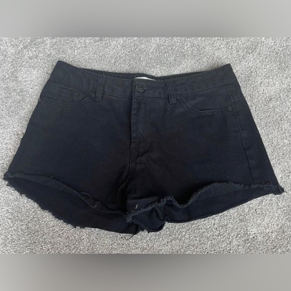 Refuge Black Cutoff Jean Shorts - Picture 2 of 4